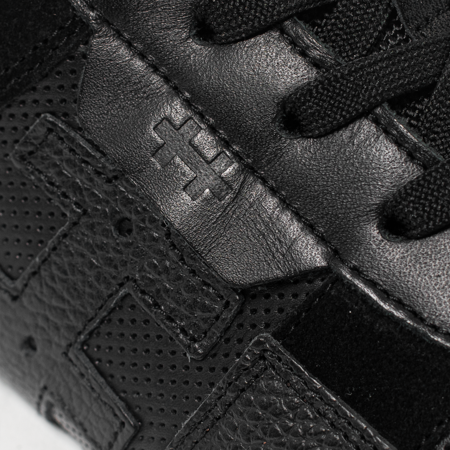 Road Runner Mr Black Shoes / Sneakers