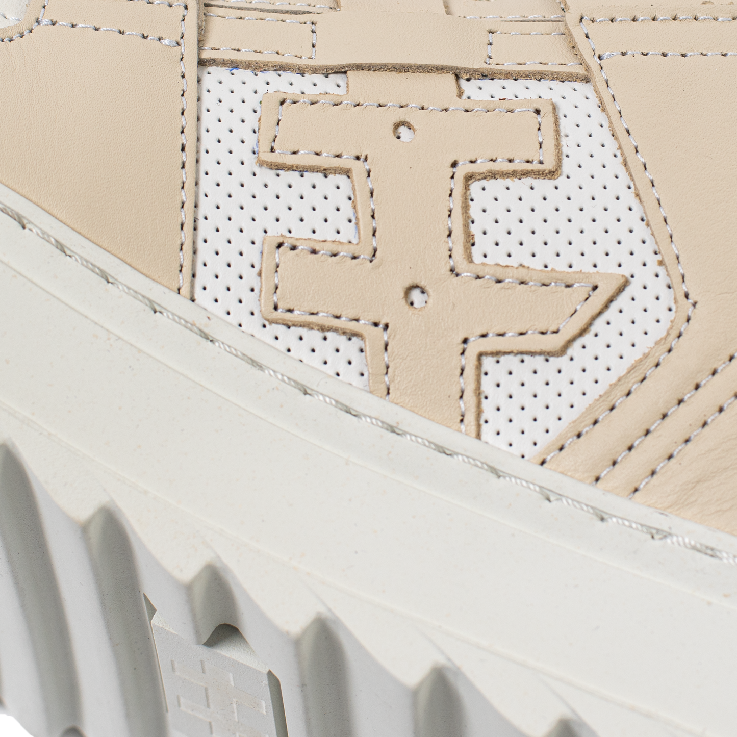 City Walker Tan Shoes / Sneakers