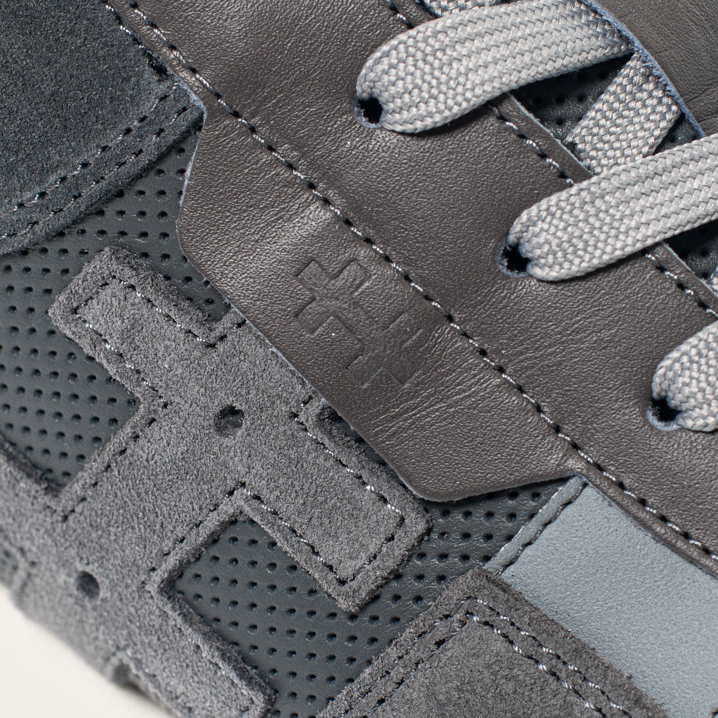 Road Runner Dark Ice Grey Shoe / Sneakers